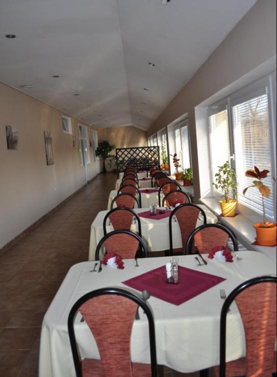 Sport Hotel Ostrov Trencin Exterior foto