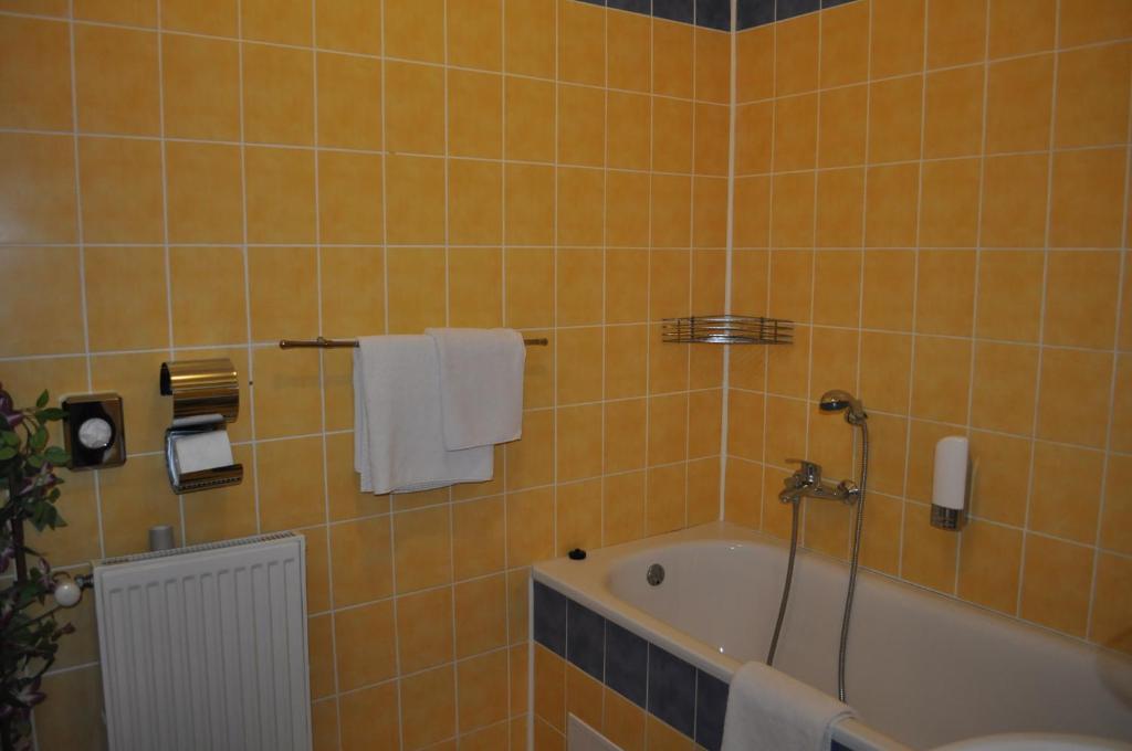 Sport Hotel Ostrov Trencin Exterior foto